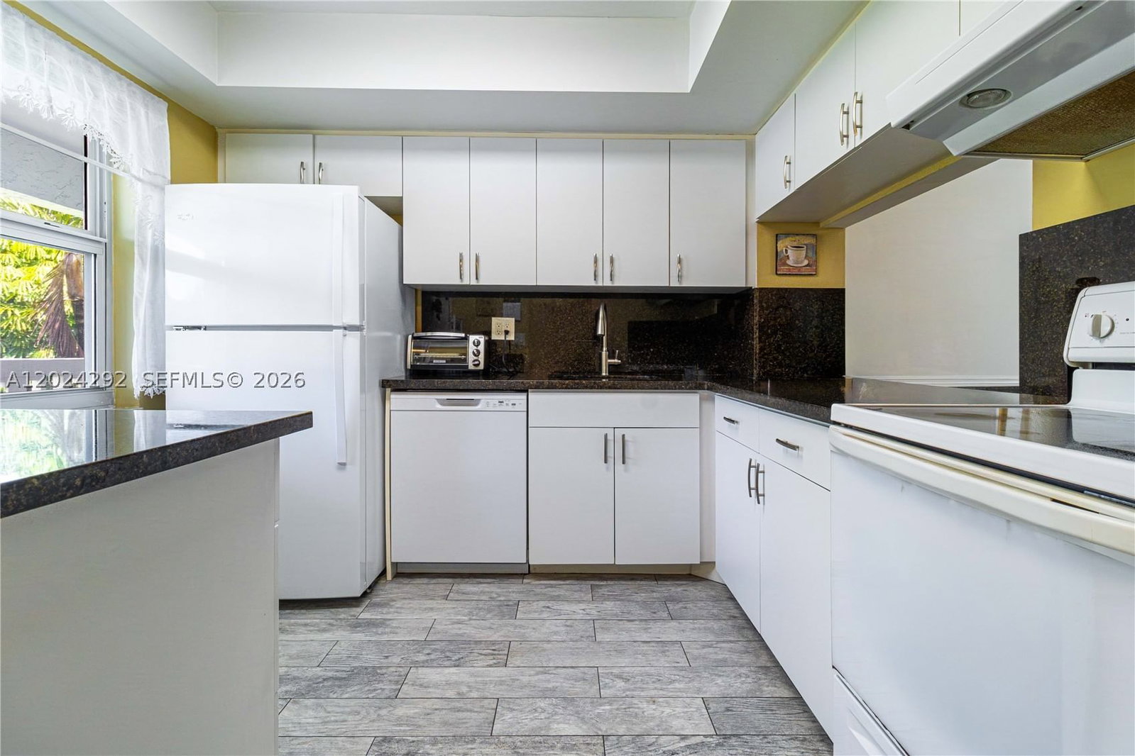 Real estate property located at 9780 Marina Blvd #424, Palm Beach, Sandalfoot South One Cond, Boca Raton, FL