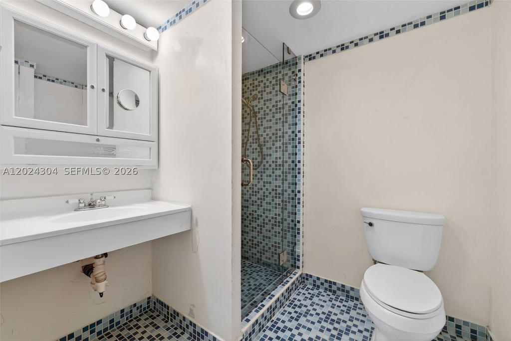 Real estate property located at 900 Bay Dr #606, Miami-dade, King Cole Condo, Miami Beach, FL