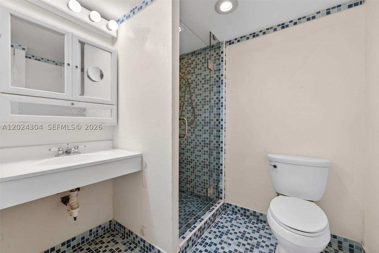 Real estate property located at 900 Bay Dr #606, Miami-dade, King Cole Condo, Miami Beach, FL