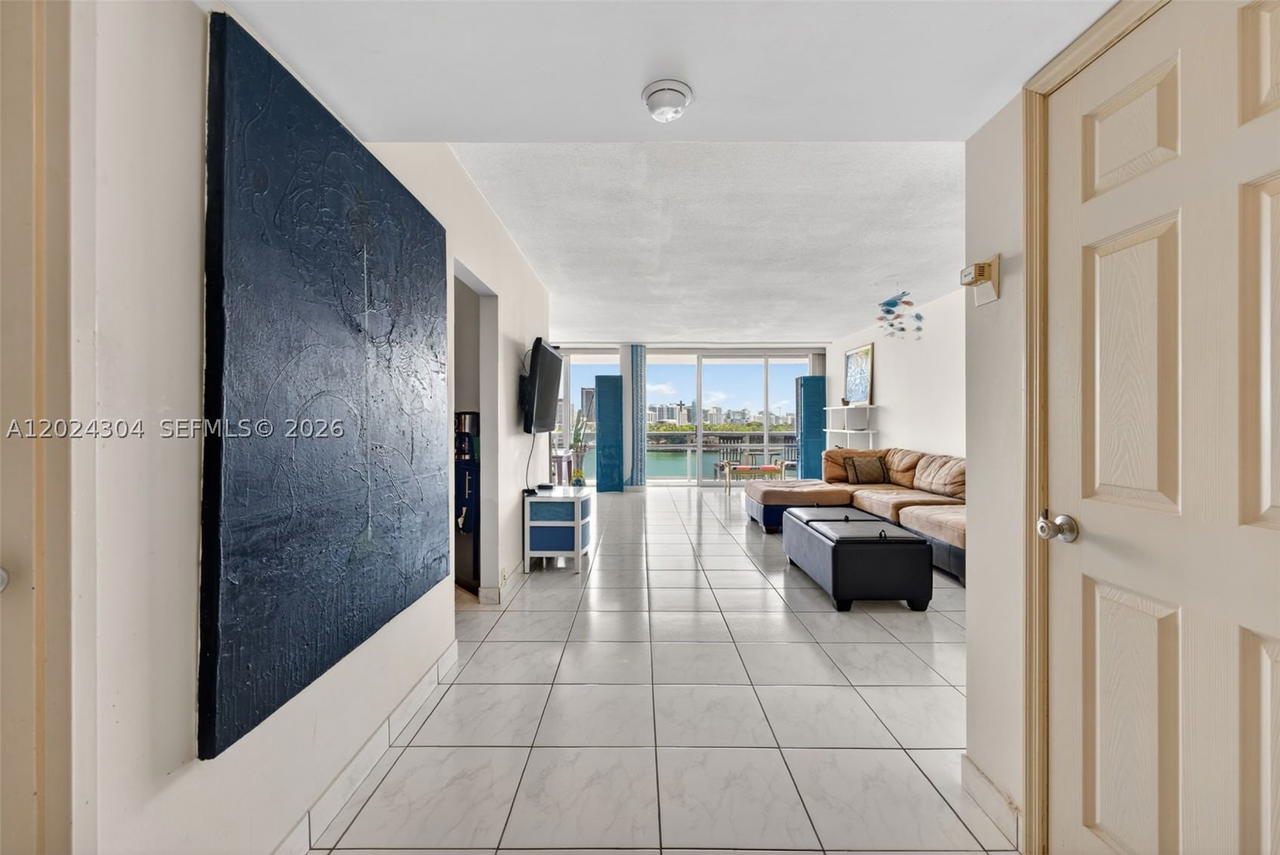 Real estate property located at 900 Bay Dr #606, Miami-dade, King Cole Condo, Miami Beach, FL
