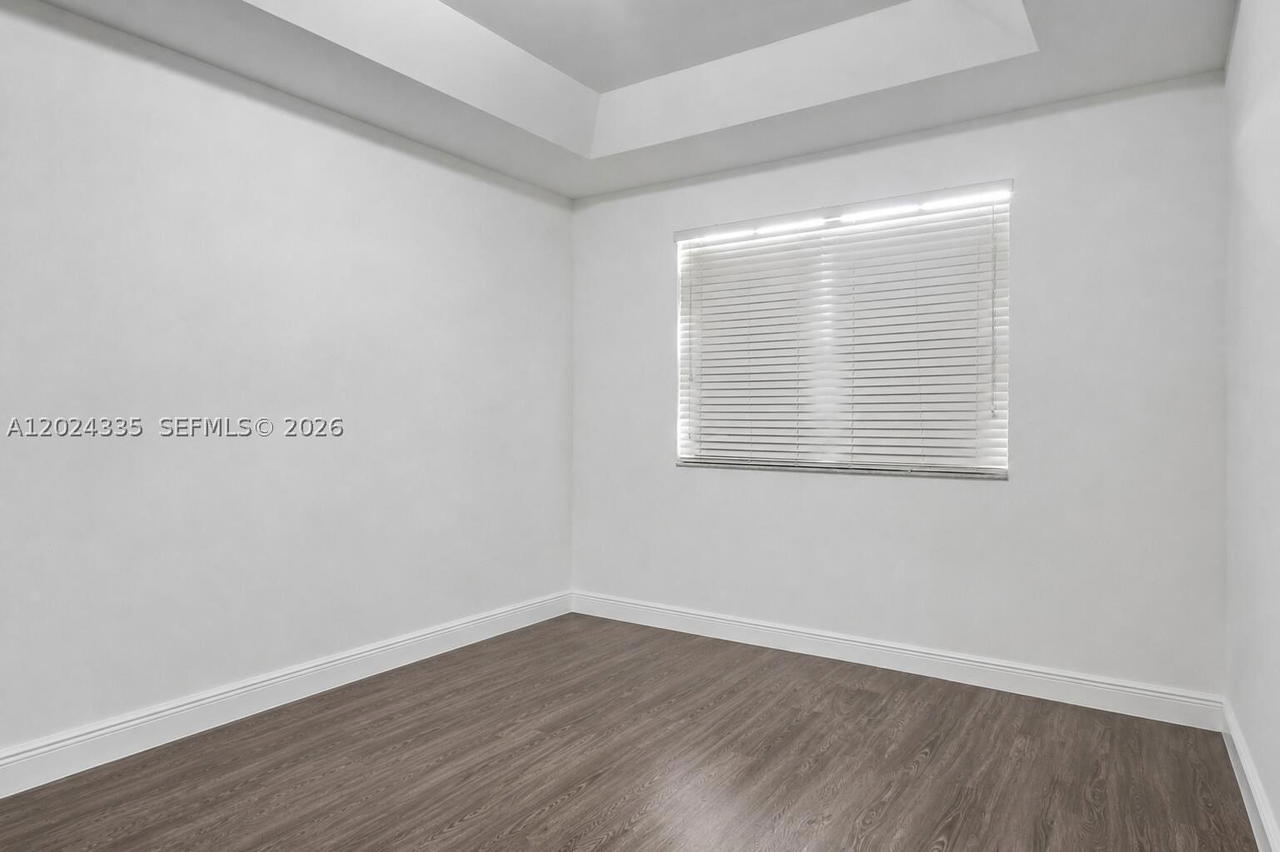 Real estate property located at 8121 108th Pl, Miami-dade, Islands At Doral 1st Addn, Doral, FL