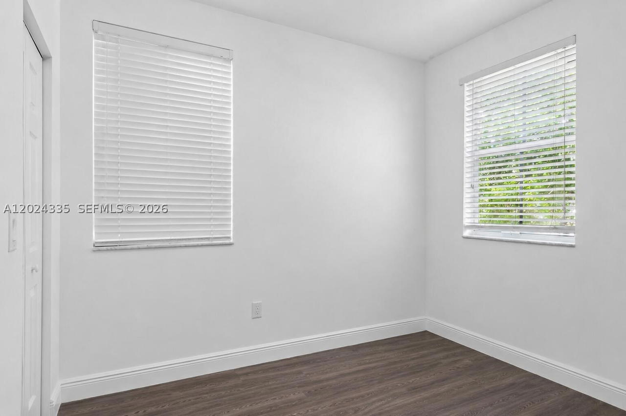 Real estate property located at 8121 108th Pl, Miami-dade, Islands At Doral 1st Addn, Doral, FL