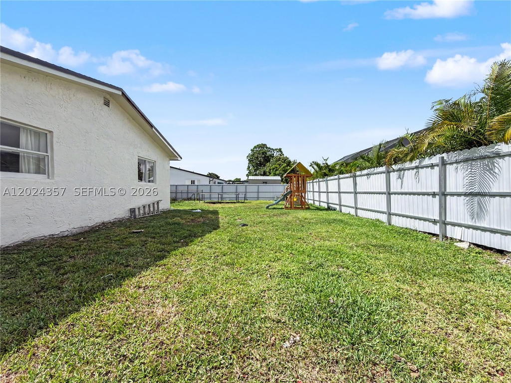 Real estate property located at 16912 107th Pl, Miami-dade, Southland Pines, Miami, FL