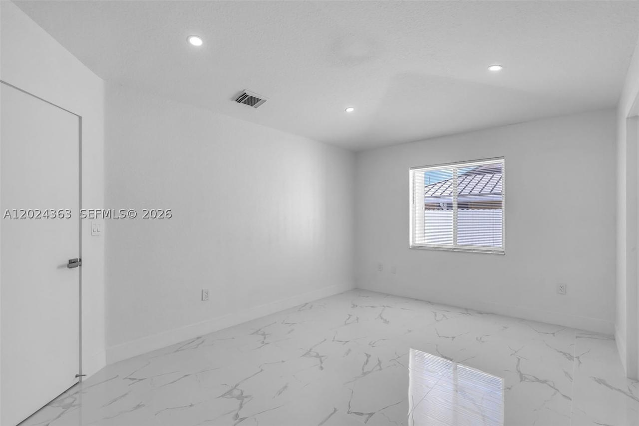 Real estate property located at 9703 127th St, Miami-dade, Golden Eagle Estates Sec, Hialeah Gardens, FL