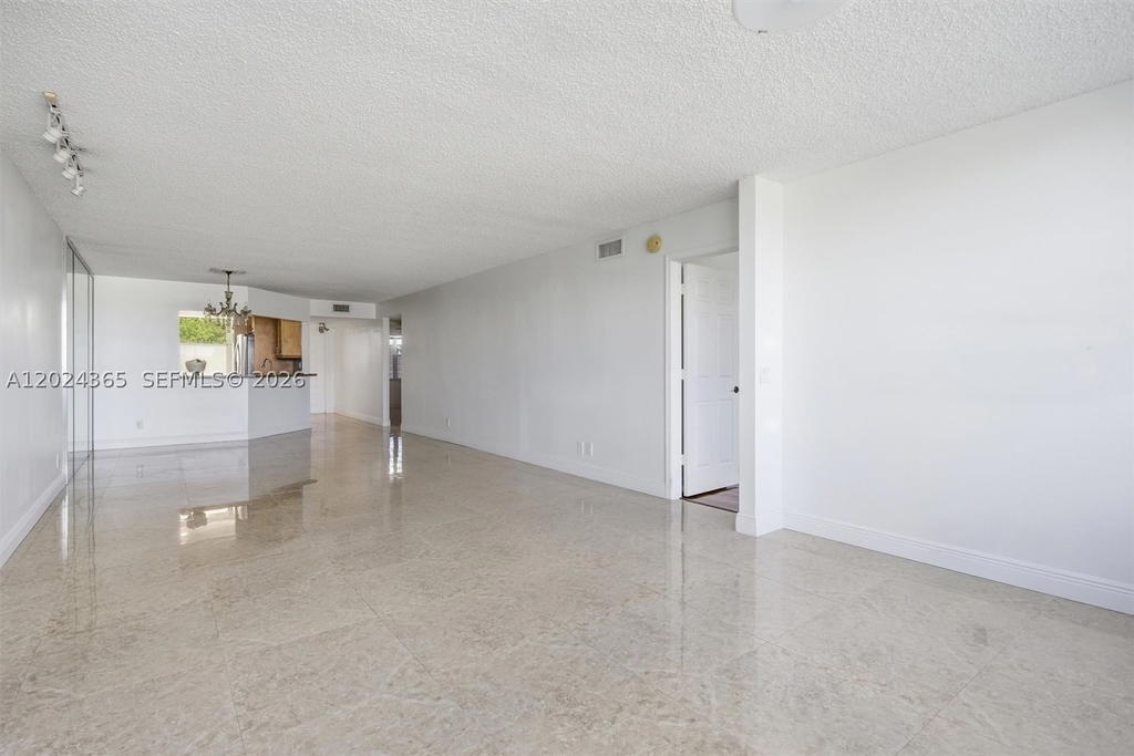 Real estate property located at 2521 104th Ave #302, Broward, Sunrise Lakes 211 Condo, Sunrise, FL