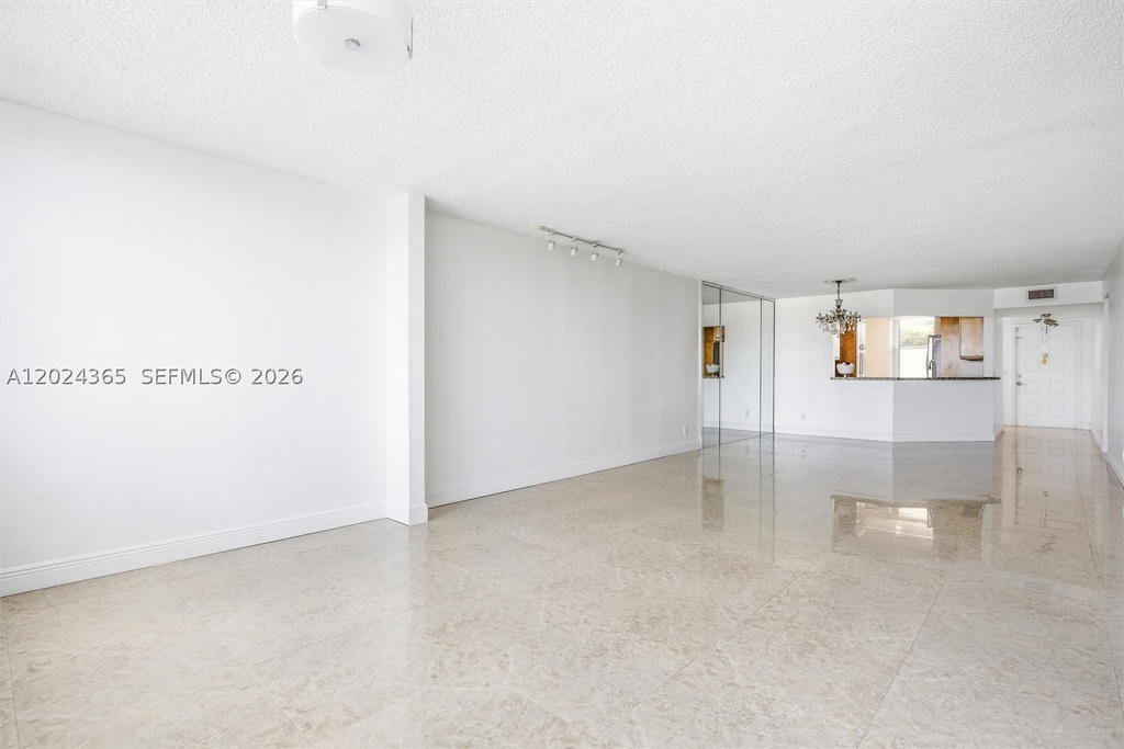 Real estate property located at 2521 104th Ave #302, Broward, Sunrise Lakes 211 Condo, Sunrise, FL