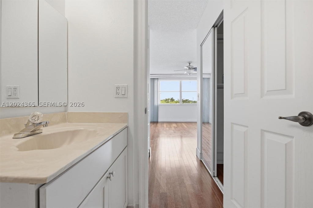 Real estate property located at 2521 104th Ave #302, Broward, Sunrise Lakes 211 Condo, Sunrise, FL