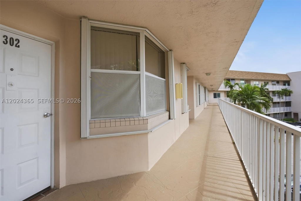 Real estate property located at 2521 104th Ave #302, Broward, Sunrise Lakes 211 Condo, Sunrise, FL