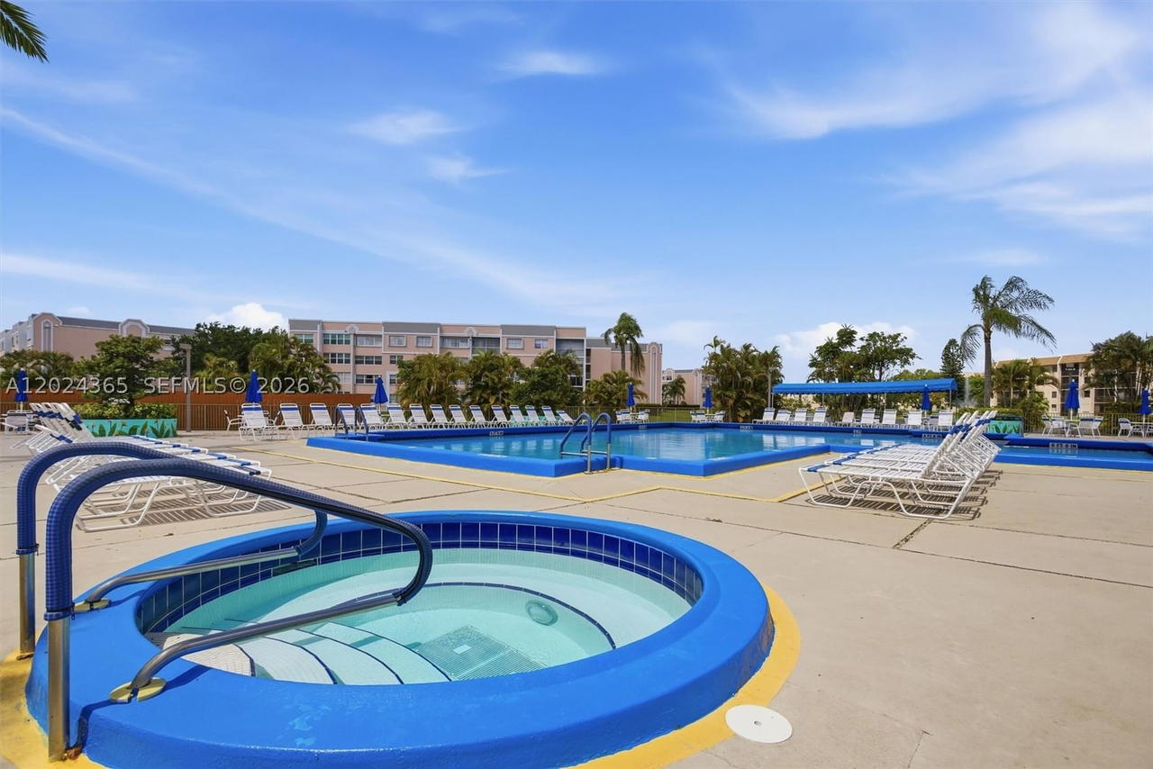 Real estate property located at 2521 104th Ave #302, Broward, Sunrise Lakes 211 Condo, Sunrise, FL