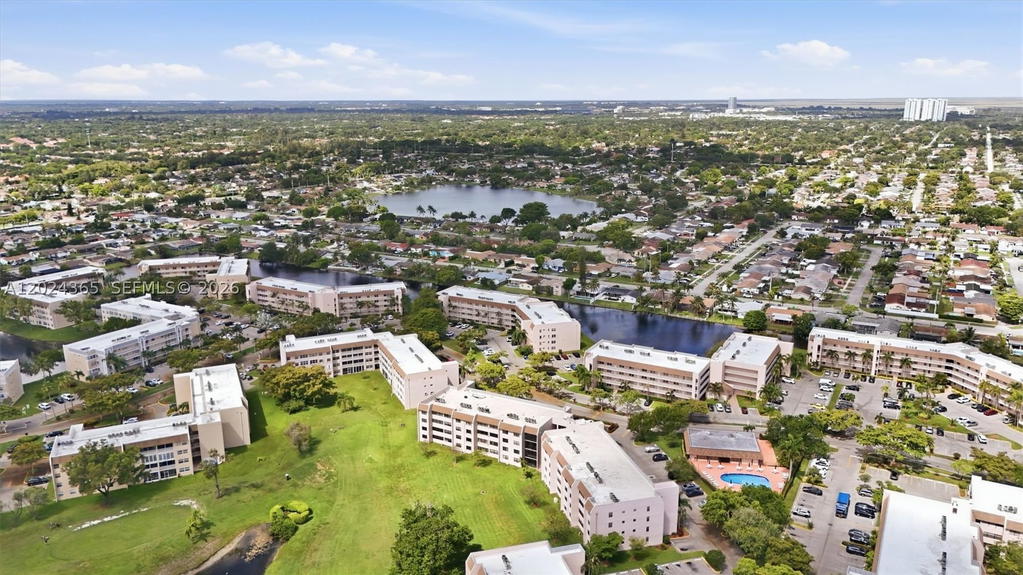 Real estate property located at 2521 104th Ave #302, Broward, Sunrise Lakes 211 Condo, Sunrise, FL