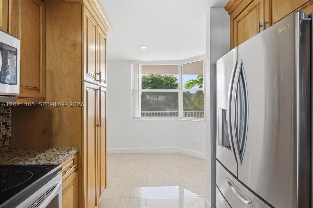 Real estate property located at 2521 104th Ave #302, Broward, Sunrise Lakes 211 Condo, Sunrise, FL