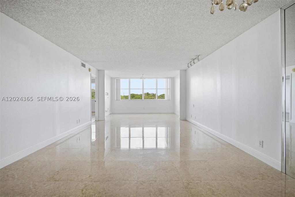 Real estate property located at 2521 104th Ave #302, Broward, Sunrise Lakes 211 Condo, Sunrise, FL