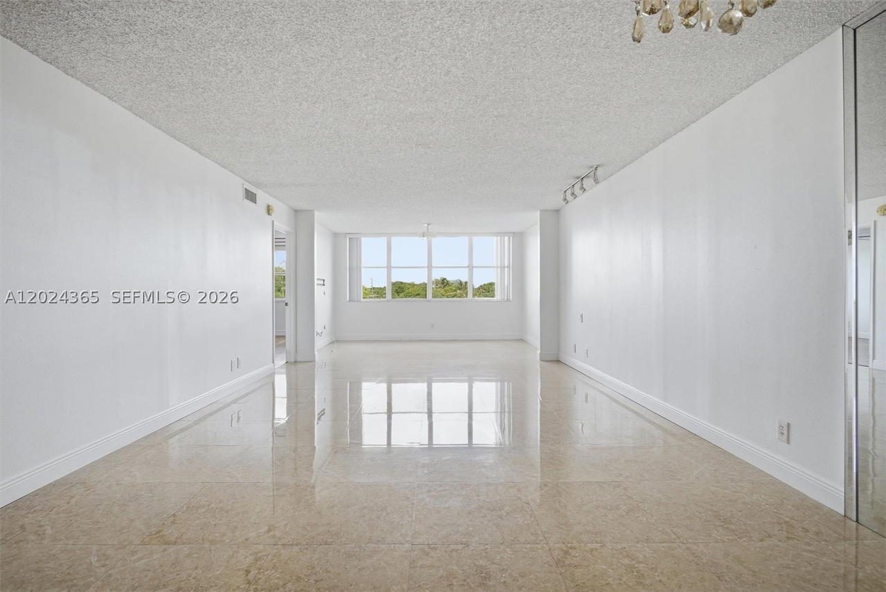 Real estate property located at 2521 104th Ave #302, Broward, Sunrise Lakes 211 Condo, Sunrise, FL