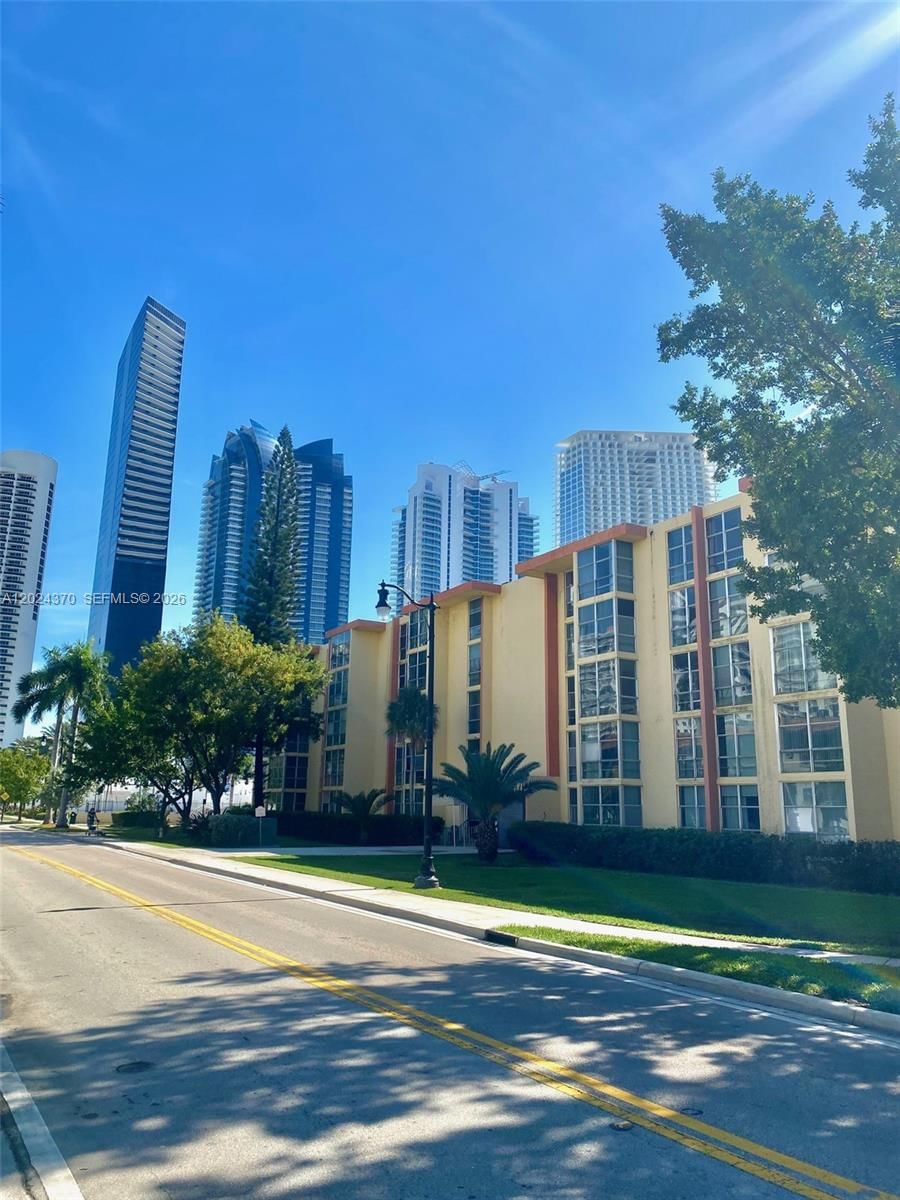 Real estate property located at 210 172nd St #226, Miami-dade, Avila South Condo, Sunny Isles Beach, FL