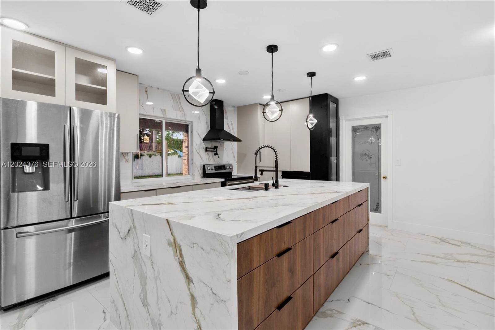 Real estate property located at 7220 10th Pl, Broward, Mirror Lake Estates Sec F, Plantation, FL