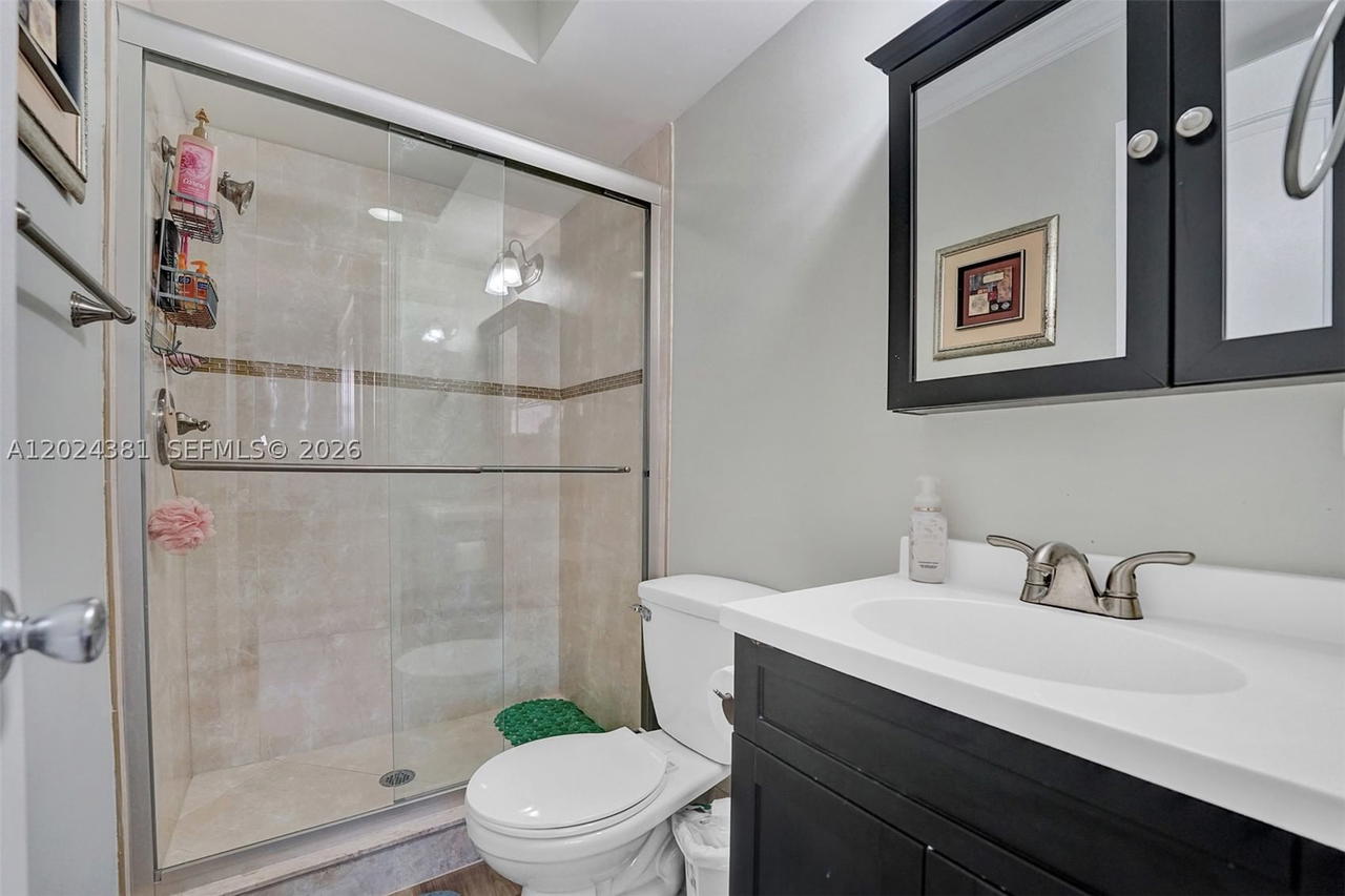 Real estate property located at 300 Oregon St #503, Broward, Mainsail Condominium, Hollywood, FL