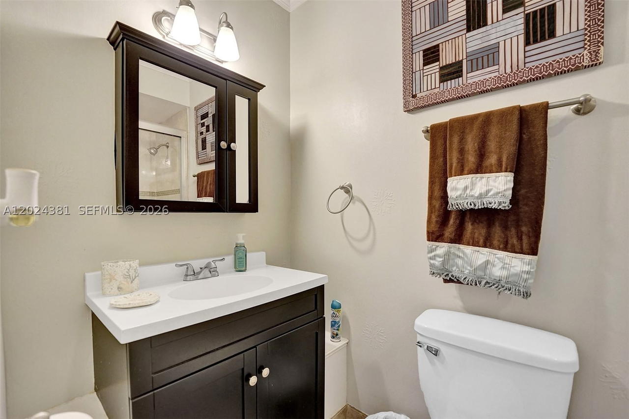 Real estate property located at 300 Oregon St #503, Broward, Mainsail Condominium, Hollywood, FL