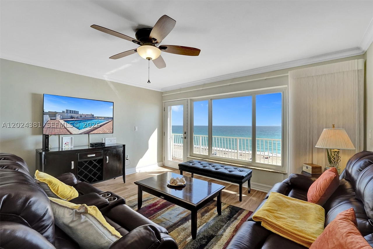 Real estate property located at 300 Oregon St #503, Broward, Mainsail Condominium, Hollywood, FL