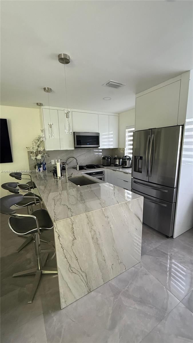 Real estate property located at 13675 62nd St #202-3, Miami-dade, Treasure Of Kendall Condo, Miami, FL