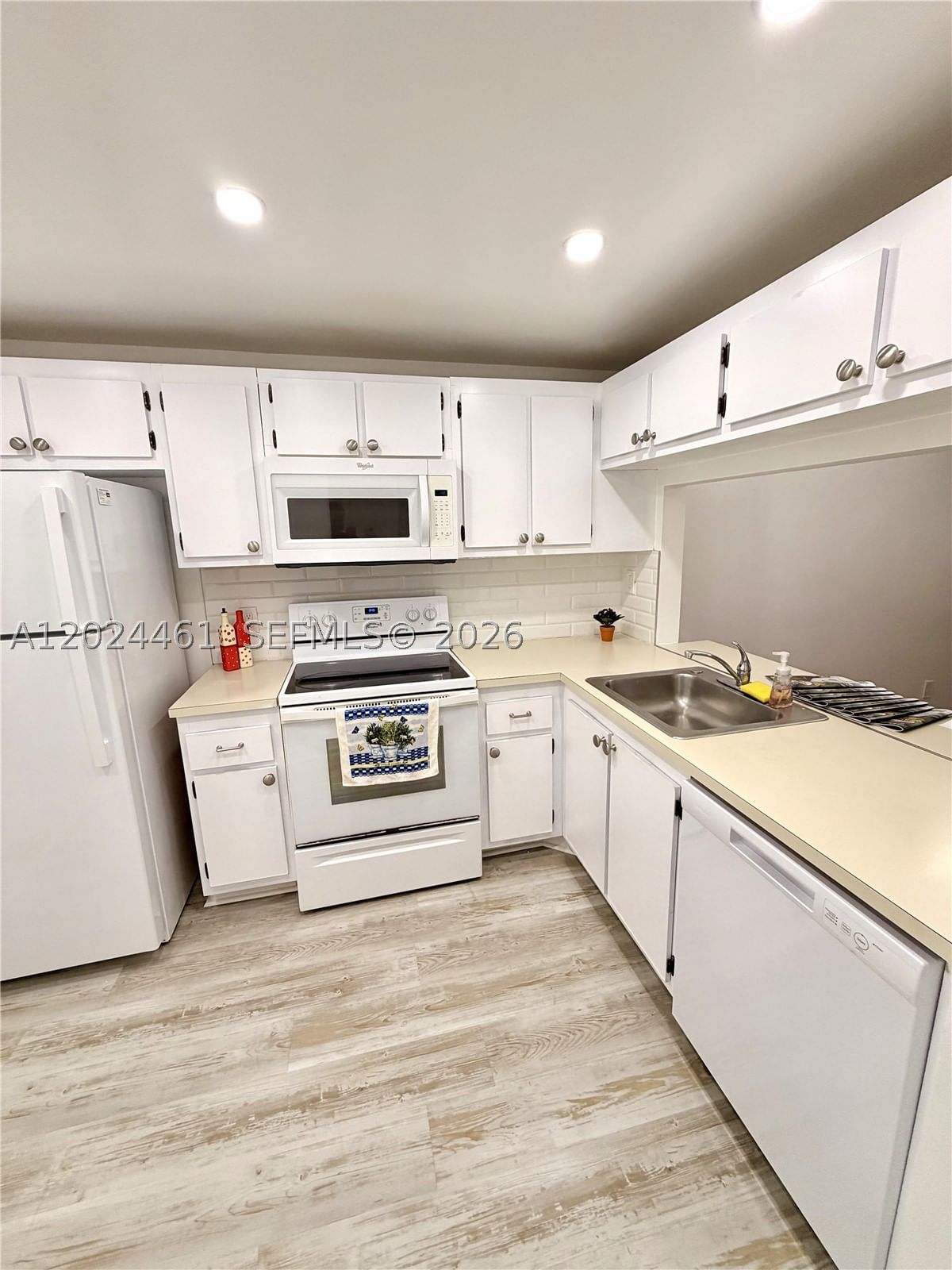 Real estate property located at 2793 104th Ave #204, Broward, Sunrise Lakes 216 Condo, Sunrise, FL