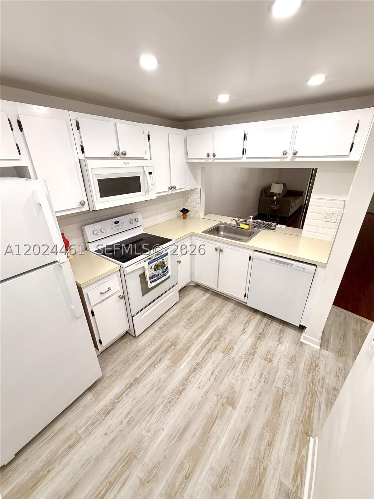 Real estate property located at 2793 104th Ave #204, Broward, Sunrise Lakes 216 Condo, Sunrise, FL