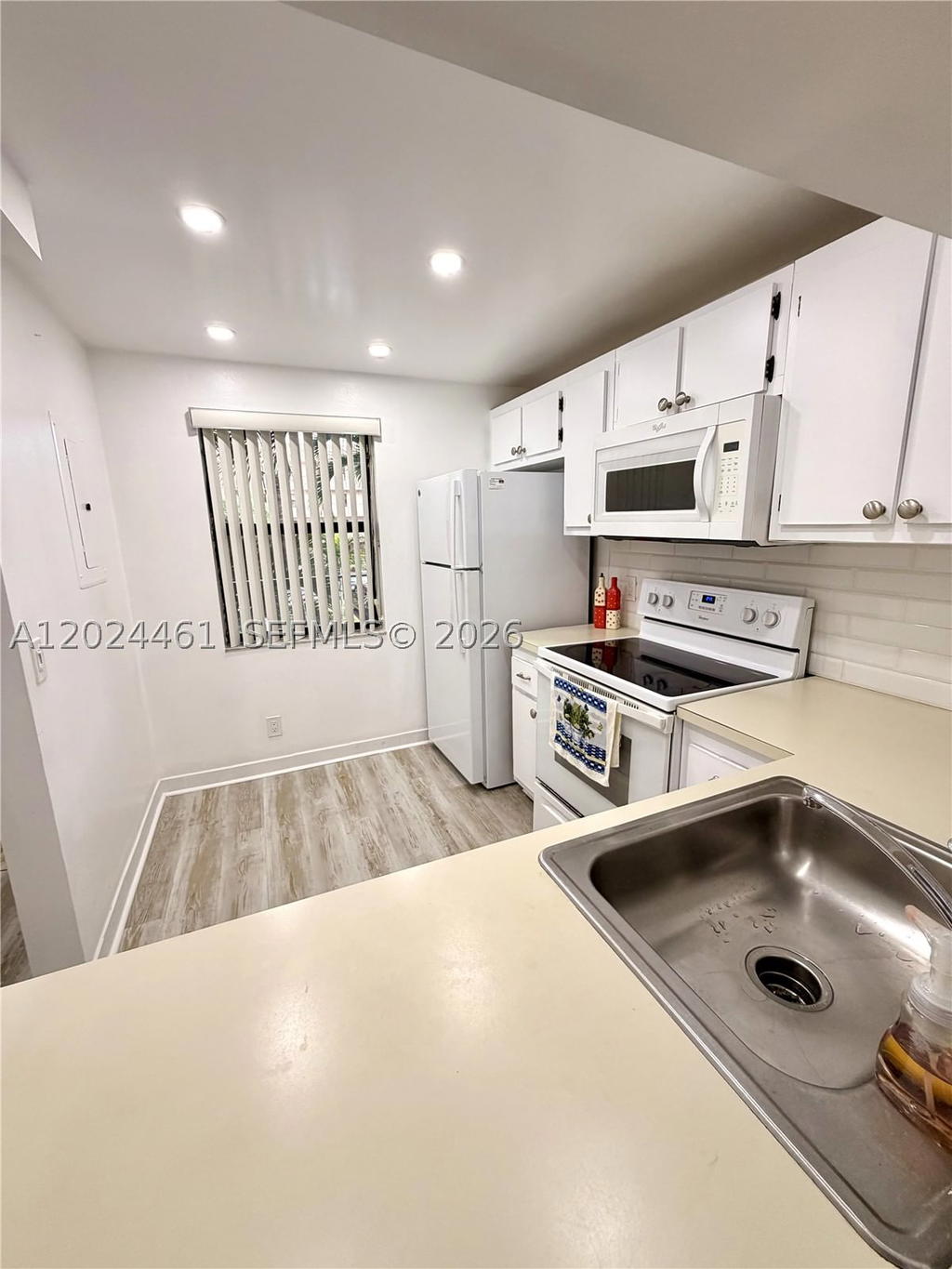 Real estate property located at 2793 104th Ave #204, Broward, Sunrise Lakes 216 Condo, Sunrise, FL