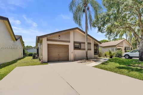 Real estate property located at 2266 Seagrape Cir, Broward, Tartan Coconut Creek Phas, Coconut Creek, FL