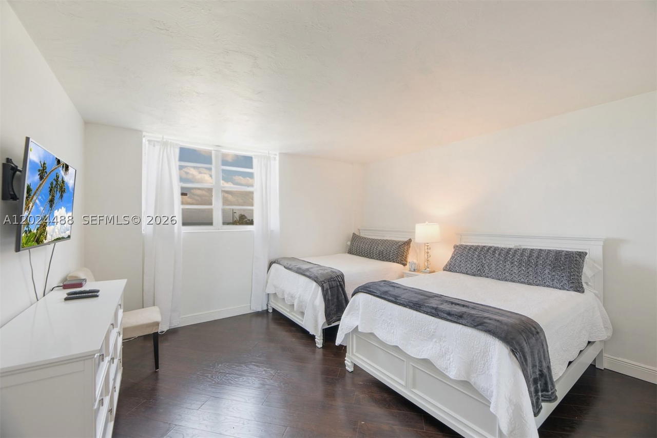 Real estate property located at 3801 Ocean Drive #5L, Broward, Tides On Hollywood Beach, Hollywood, FL