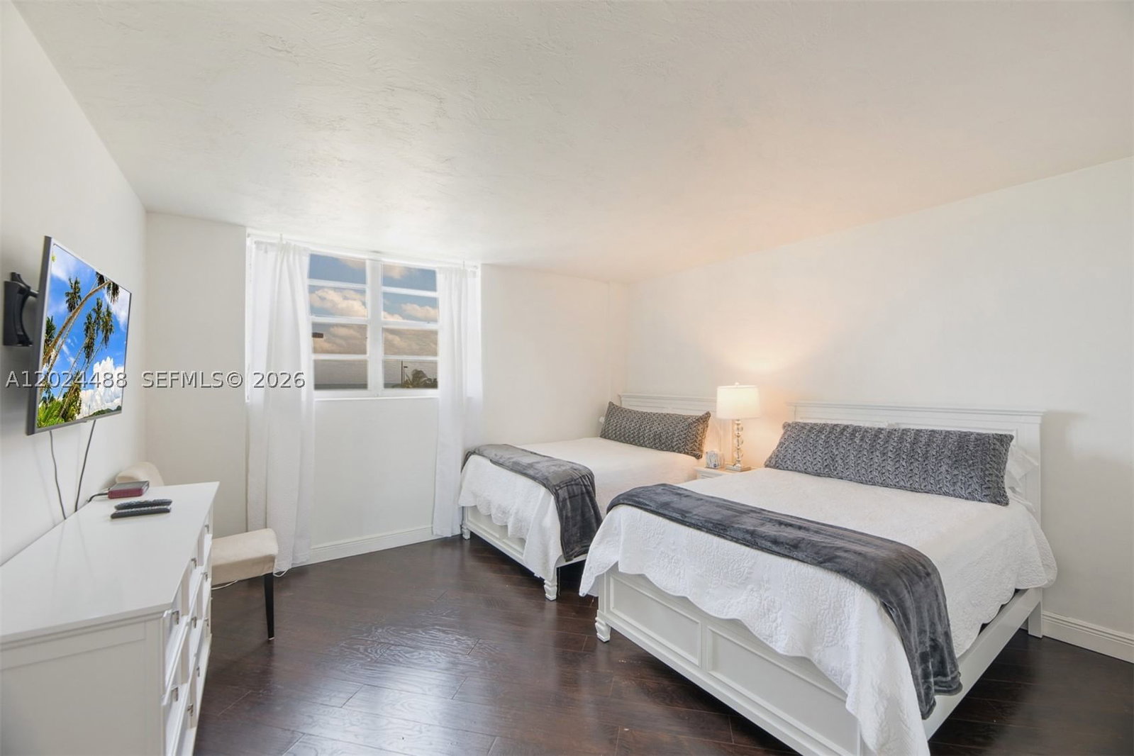 Real estate property located at 3801 Ocean Drive #5L, Broward, Tides On Hollywood Beach, Hollywood, FL