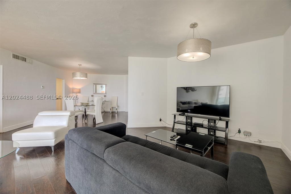 Real estate property located at 3801 Ocean Drive #5L, Broward, Tides On Hollywood Beach, Hollywood, FL