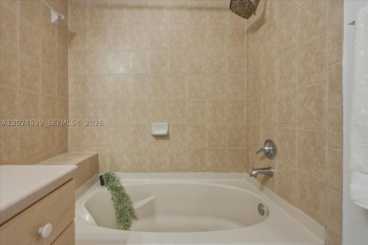 Real estate property located at 11102 83rd St #108, Miami-dade, Promenade Shores At Doral, Doral, FL