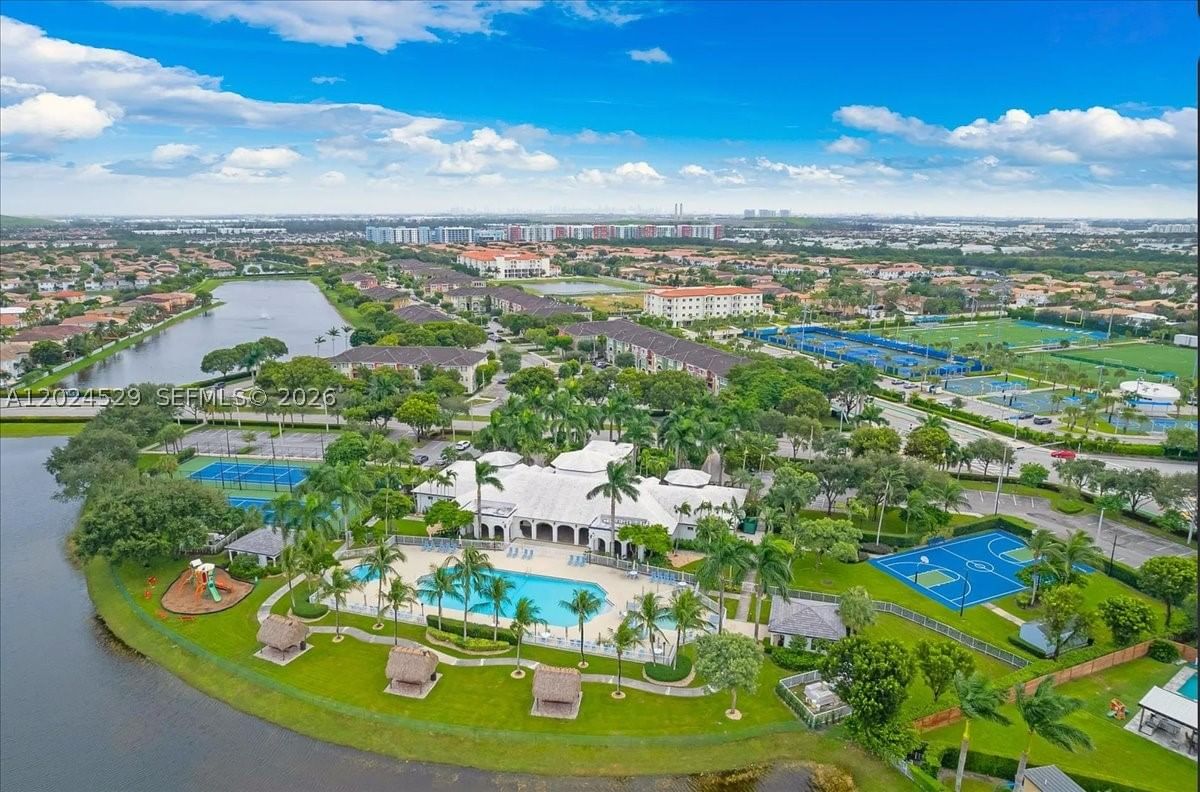 Real estate property located at 11102 83rd St #108, Miami-dade, Promenade Shores At Doral, Doral, FL