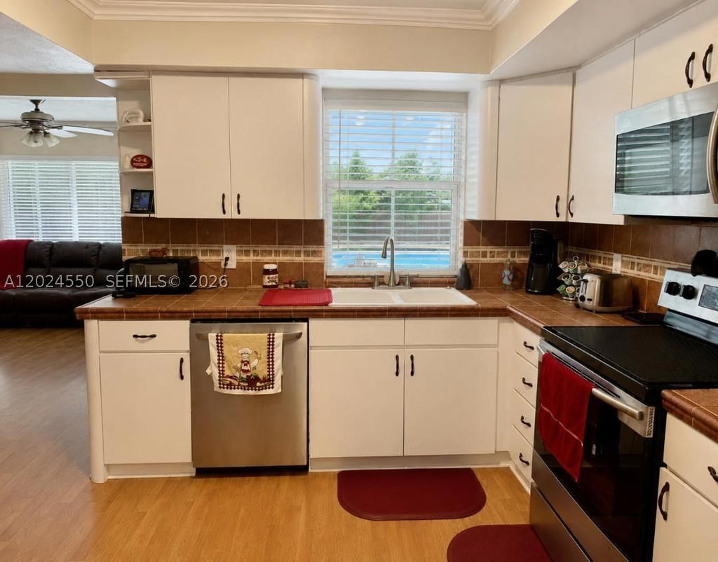 Real estate property located at 1841 113th Ave, Broward, Pembroke Lakes Sec Three, Pembroke Pines, FL