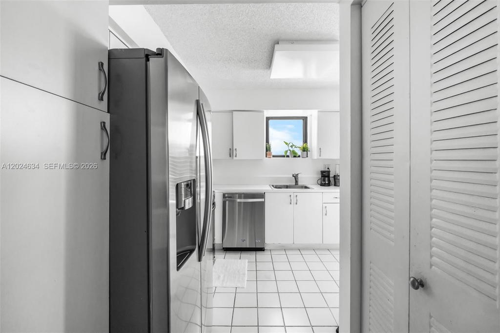 Real estate property located at 3300 192nd St #1601, Miami-dade, Parc Central Aventura Eas, Aventura, FL