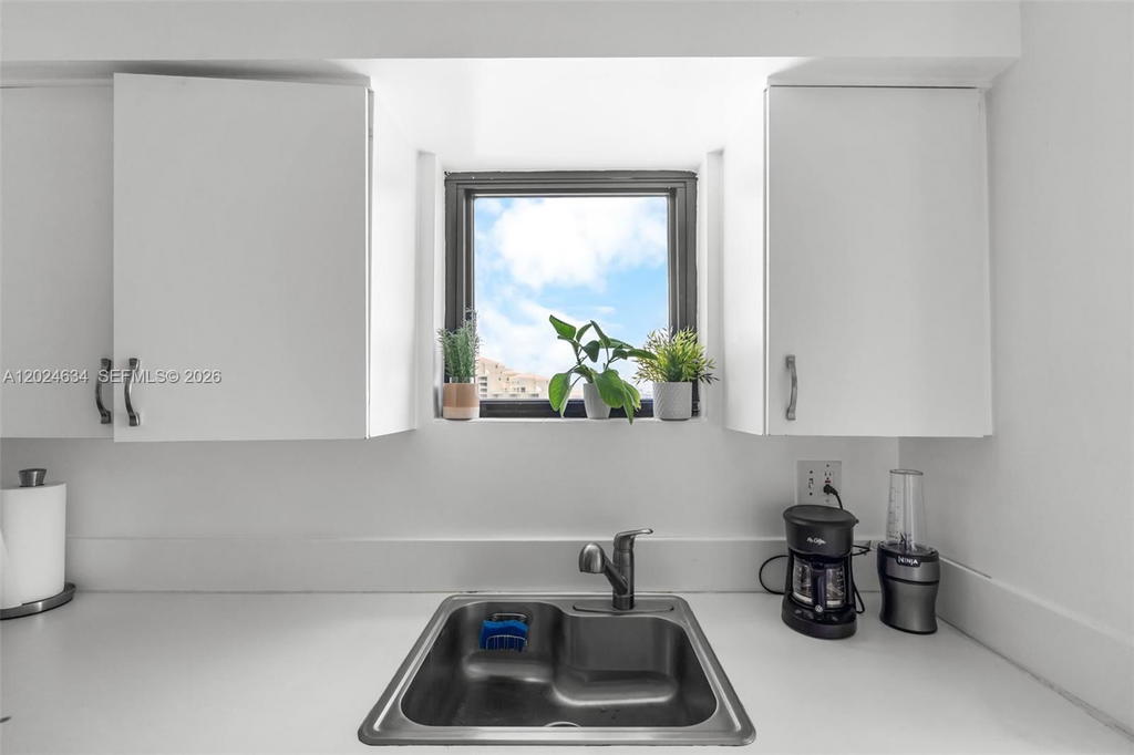 Real estate property located at 3300 192nd St #1601, Miami-dade, Parc Central Aventura Eas, Aventura, FL