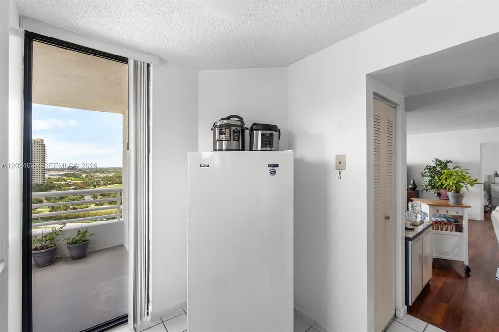 Real estate property located at 3300 192nd St #1601, Miami-dade, Parc Central Aventura Eas, Aventura, FL