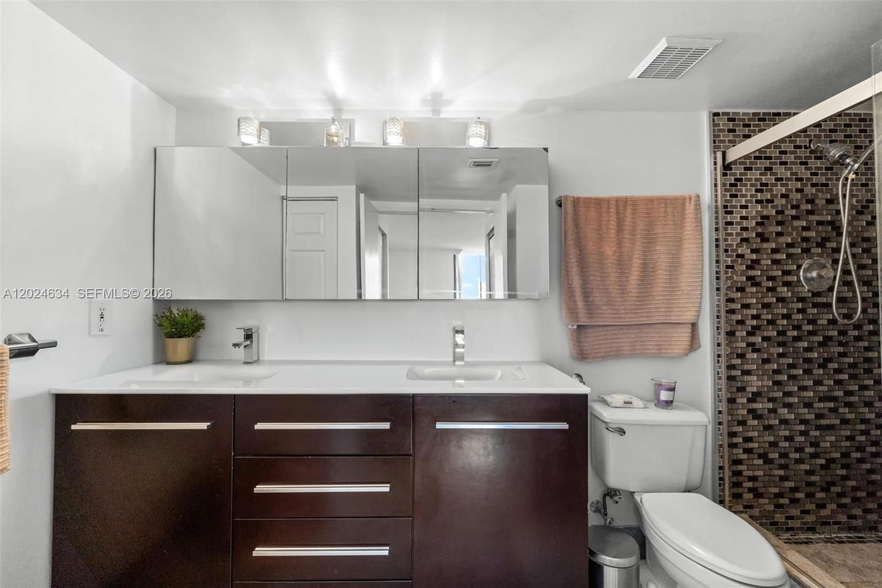 Real estate property located at 3300 192nd St #1601, Miami-dade, Parc Central Aventura Eas, Aventura, FL