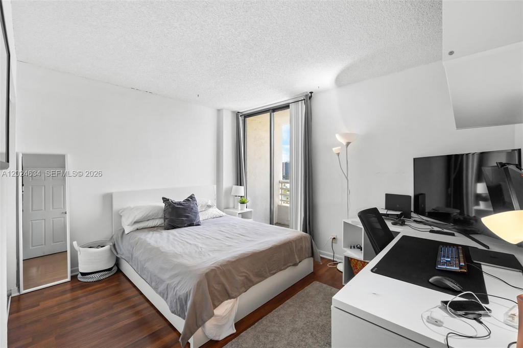 Real estate property located at 3300 192nd St #1601, Miami-dade, Parc Central Aventura Eas, Aventura, FL
