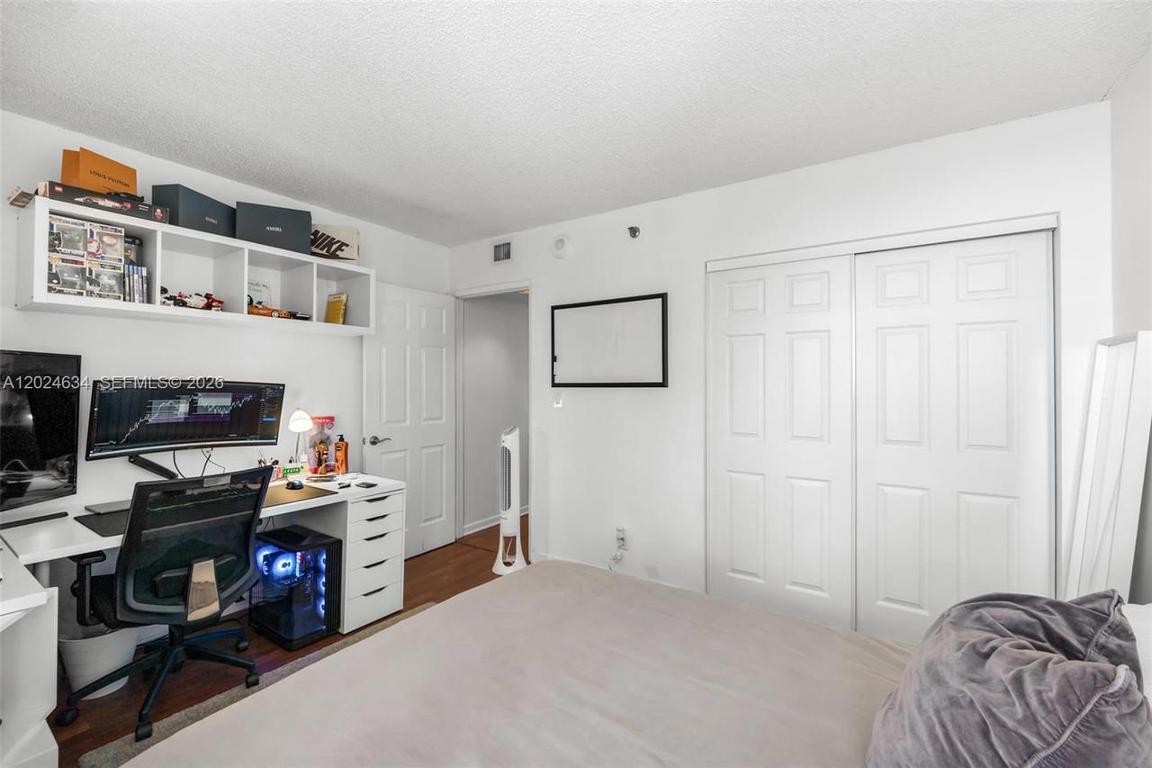Real estate property located at 3300 192nd St #1601, Miami-dade, Parc Central Aventura Eas, Aventura, FL
