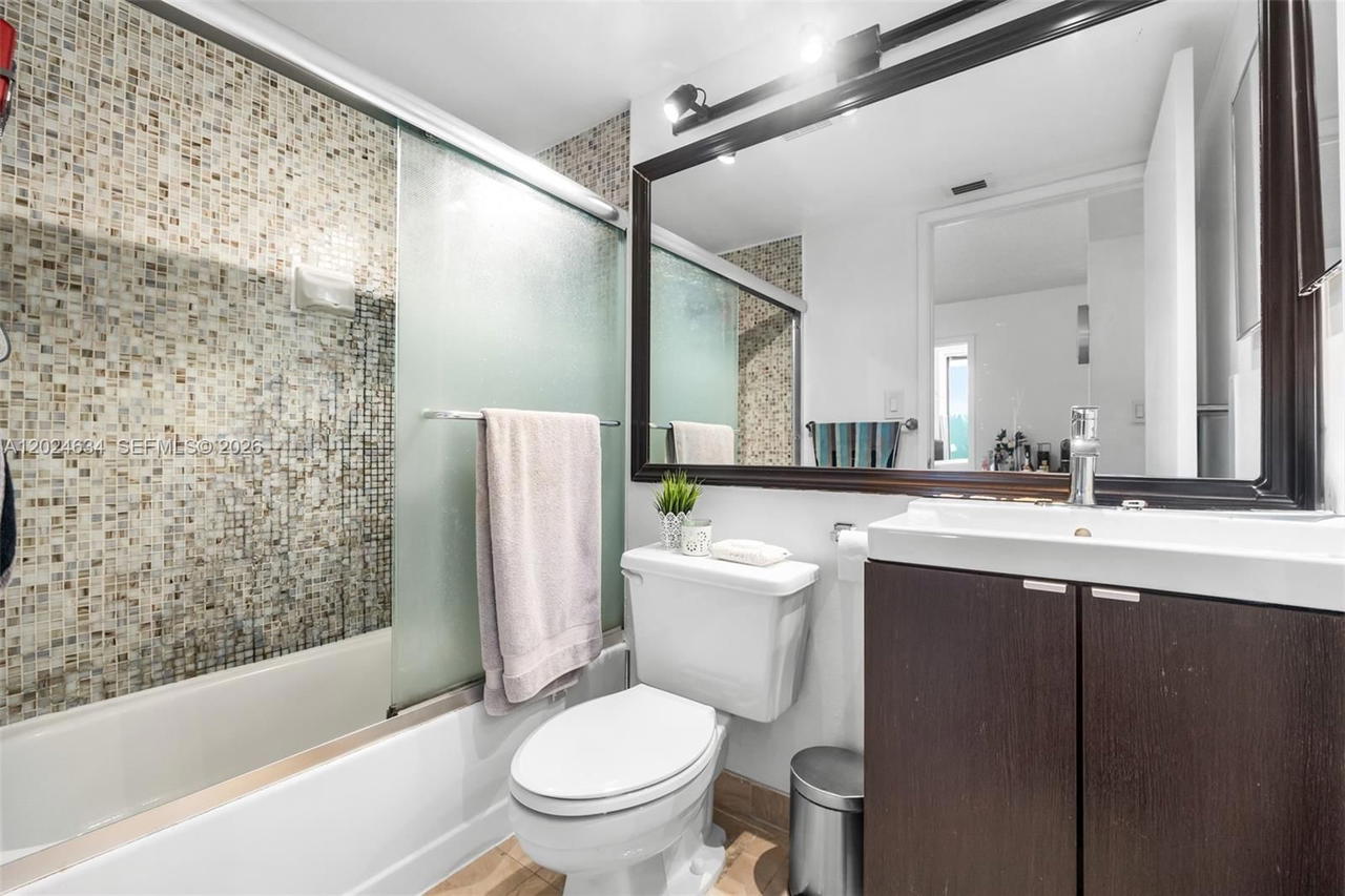 Real estate property located at 3300 192nd St #1601, Miami-dade, Parc Central Aventura Eas, Aventura, FL
