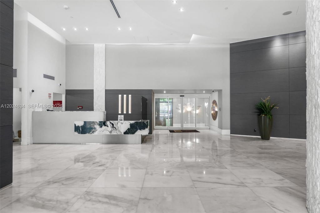 Real estate property located at 3300 192nd St #1601, Miami-dade, Parc Central Aventura Eas, Aventura, FL