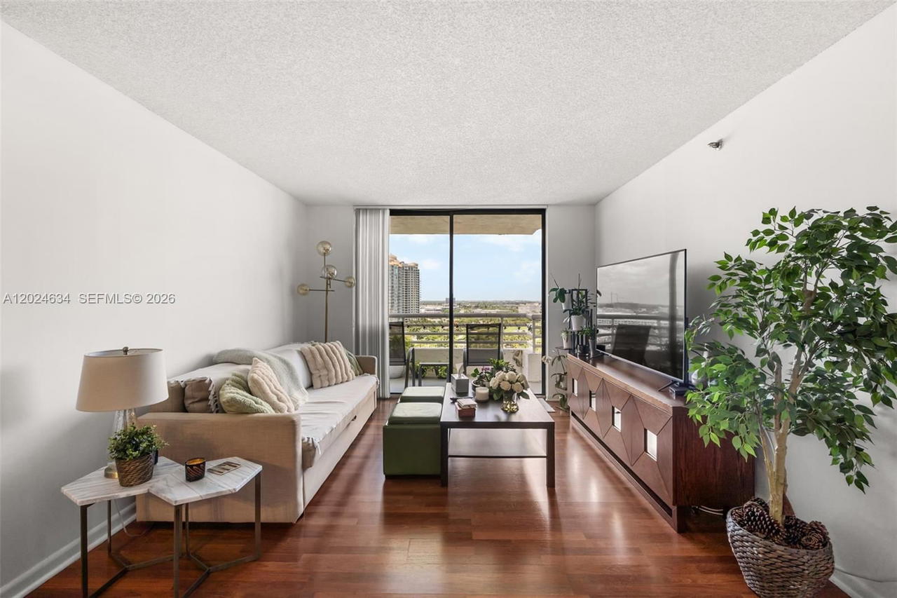 Real estate property located at 3300 192nd St #1601, Miami-dade, Parc Central Aventura Eas, Aventura, FL