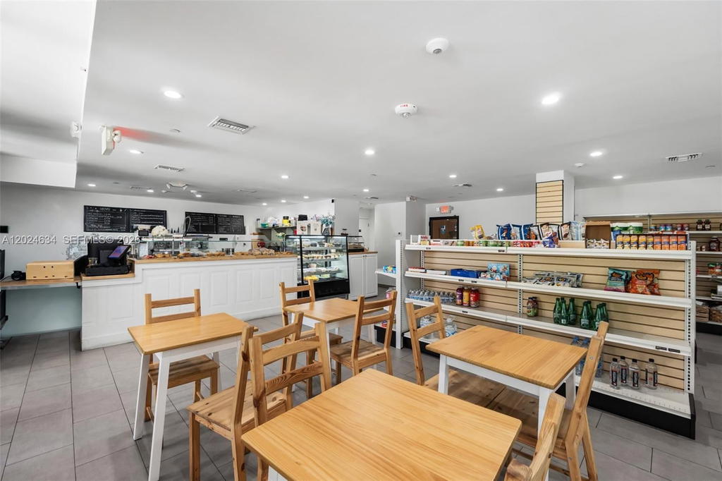 Real estate property located at 3300 192nd St #1601, Miami-dade, Parc Central Aventura Eas, Aventura, FL