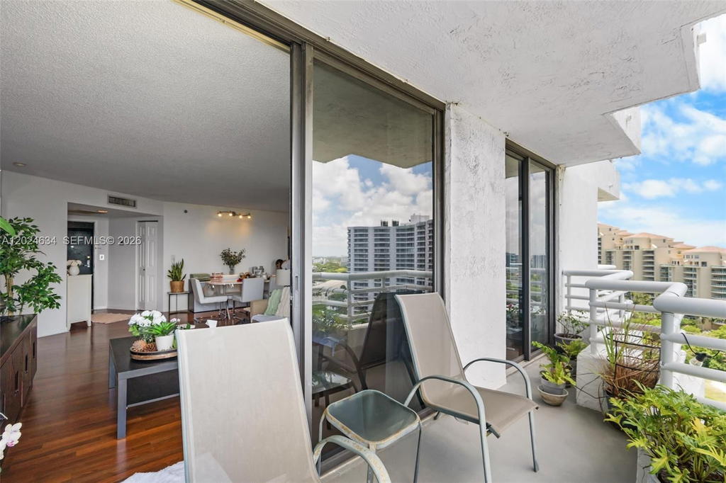 Real estate property located at 3300 192nd St #1601, Miami-dade, Parc Central Aventura Eas, Aventura, FL