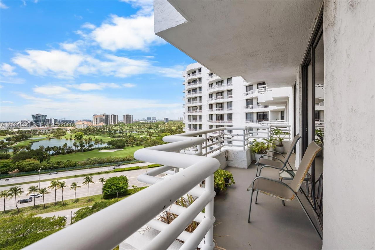 Real estate property located at 3300 192nd St #1601, Miami-dade, Parc Central Aventura Eas, Aventura, FL