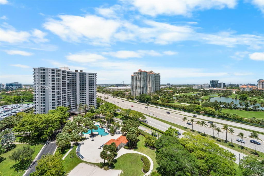 Real estate property located at 3300 192nd St #1601, Miami-dade, Parc Central Aventura Eas, Aventura, FL