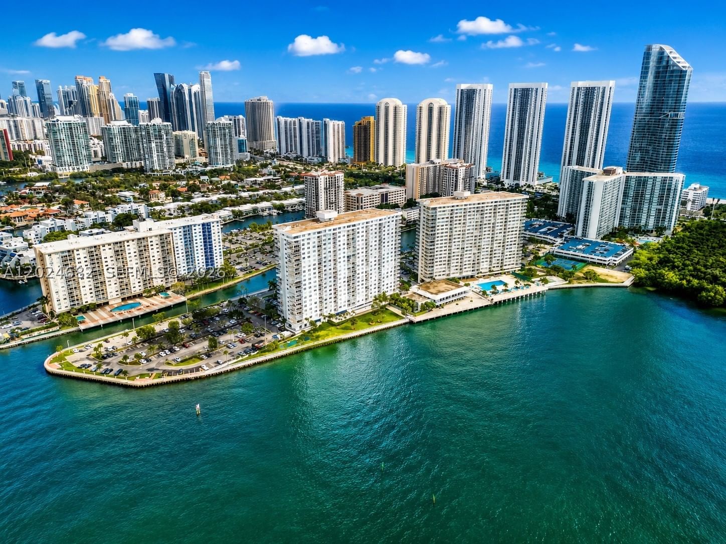 Real estate property located at 300 Bayview Dr #807, Miami-dade, Arlen House Condo, Sunny Isles Beach, FL