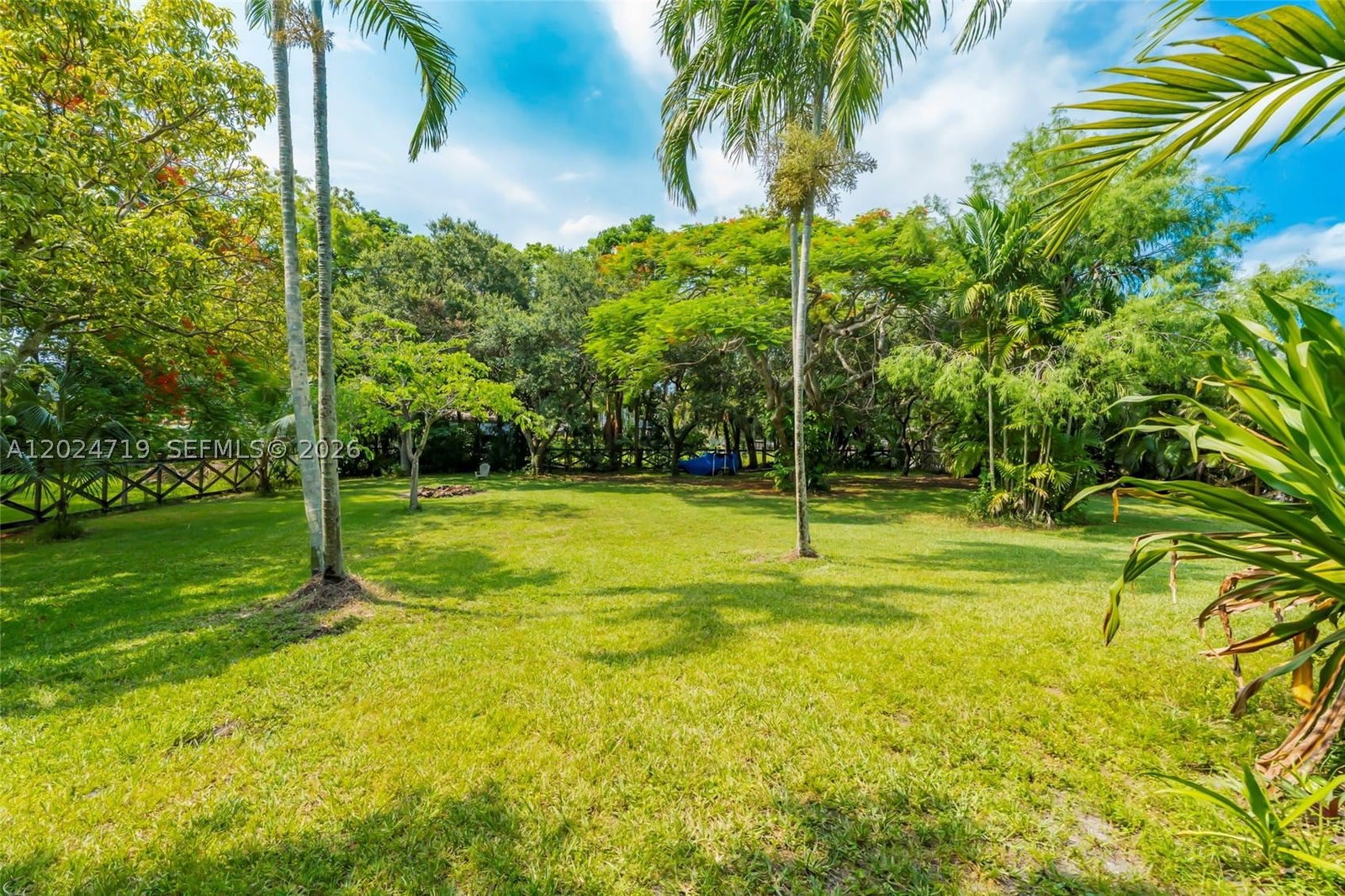 Real estate property located at 14501 18th Ct, Broward, Fla Fruit Lands Co, Davie, FL