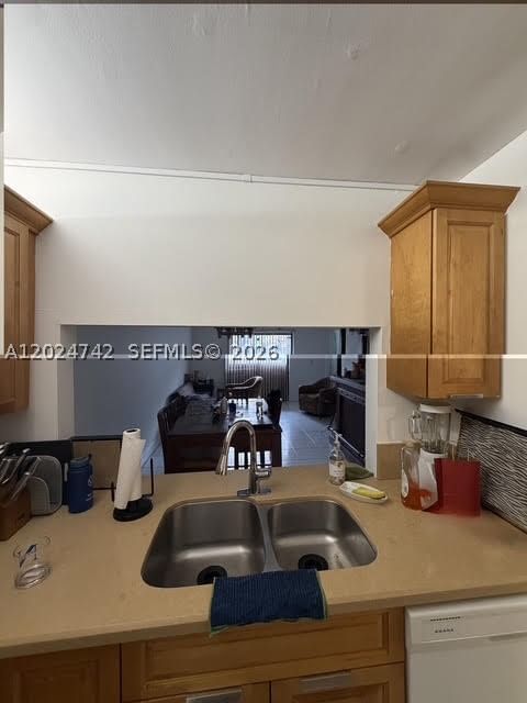 Real estate property located at 15718 Waterside Cir #102, Broward, Waterside Village Two Con, Sunrise, FL
