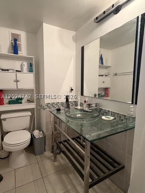 Real estate property located at 15718 Waterside Cir #102, Broward, Waterside Village Two Con, Sunrise, FL